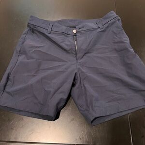Lululemon men’s shorts with zipper pockets